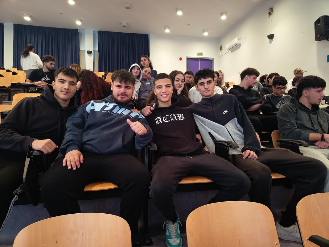 ΕΝΗΜΕΡΩΤΙΚΗ ΔΙΑΛΕΞΗ ΓΙΑ ΤΗ ΣΗΜΑΣΙΑ ΤΗΣ ΔΩΡΕΑΣ ΜΥΕΛΟΥ ΤΩΝ ΟΣΤΩΝ