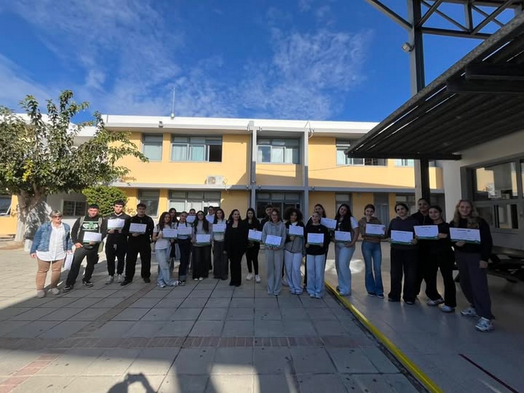 Τιμητικά διπλώματα από τον (ΠΑ.ΣΥ.ΚΑ.Φ.) στους μαθητές και μαθήτριές μας για την εθελοντική τους προσφορά