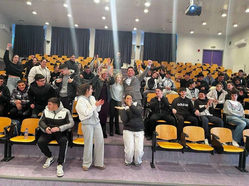 ΕΠΙΣΚΕΨΗ ΙΔΡΥΤΗ YOUTH TECH FEST,  SEAN ALIMON, ΣΤΟ ΛΥΚΕΙΟ ΓΙΑΝΝΑΚΗ ΤΑΛΙΩΤΗ ΓΕΡΟΣΚΗΠΟΥ